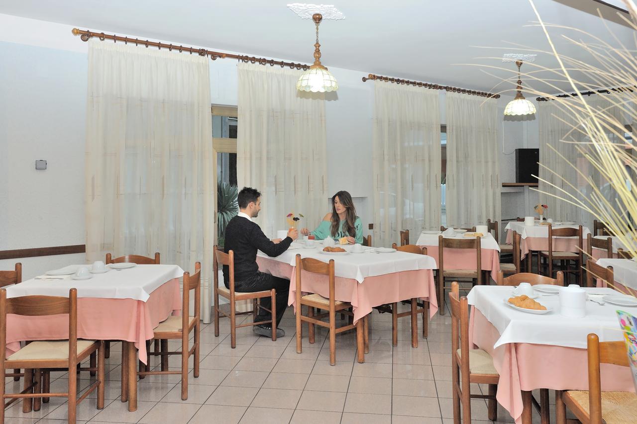 Hotel Lidia 알바아드리안티카 외부 사진